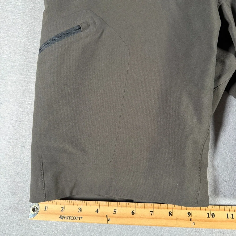 REI Co-op Mens Brown Technical Hiking Shorts Stretch‎ Cargo Size M 33x10 808802
